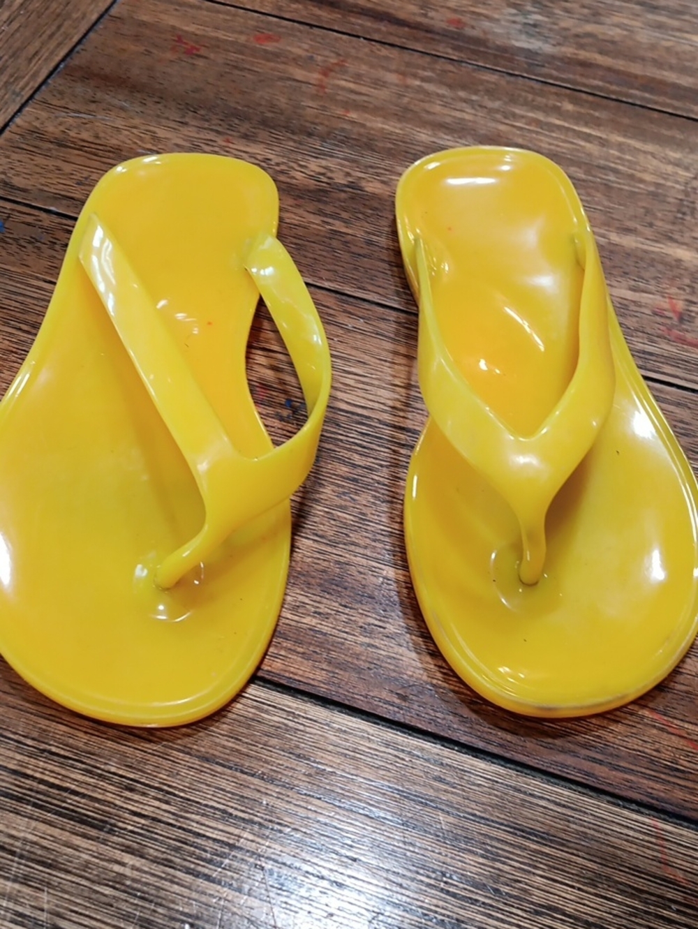 Wonder Nation Girls Yellow Jelly Flip Flop Sandals - Classic Summer Style